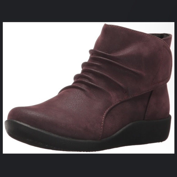 Clark’s Sillian Dark Plum Chell Leather Bootie - Picture 2 of 2